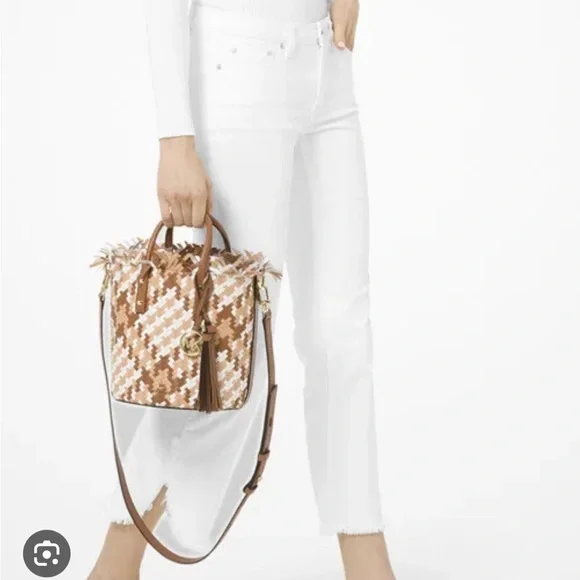 Michael Kors Marley Luggage & White Woven Bucket - Picture 2 of 4